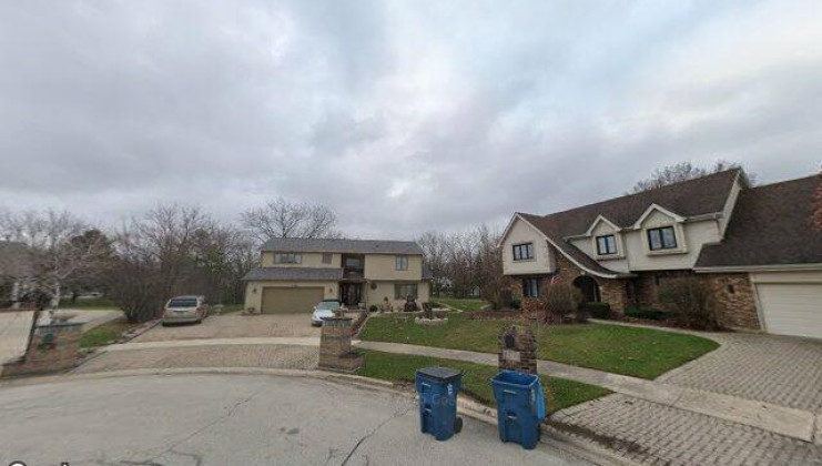 8701 w surry park, palos hills, il 60642