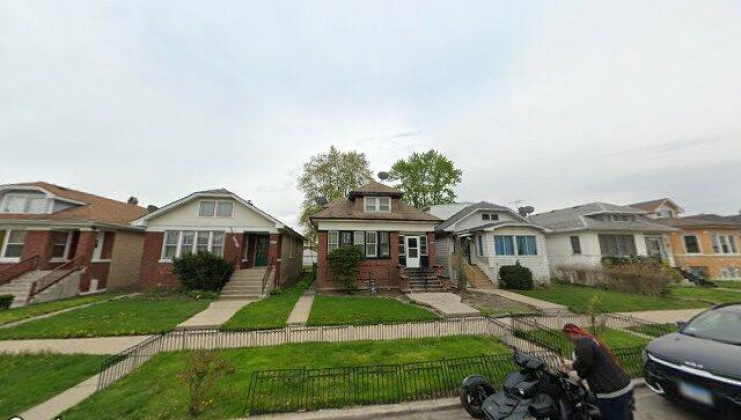 5425 w kamerling ave, chicago, il 60651