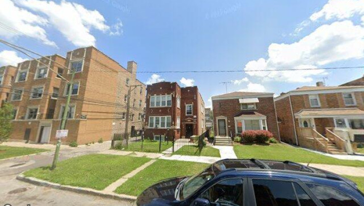 7915 s eberhart ave, chicago, il 60619