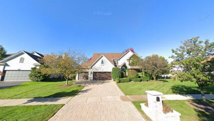 210 canterbury rd, aurora, il 60506