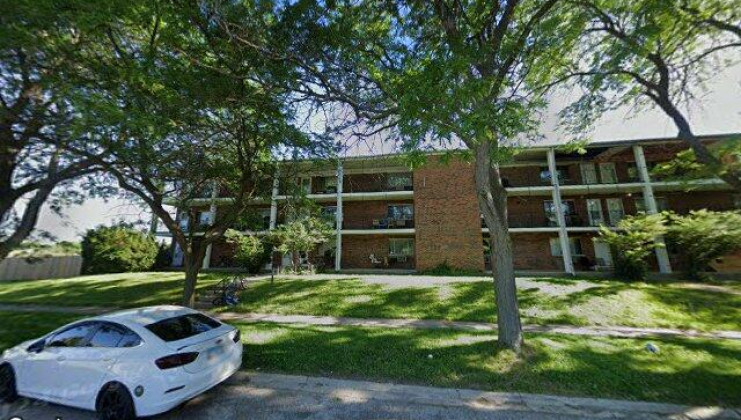 2000-30 n pine st, waukegan, il 60087