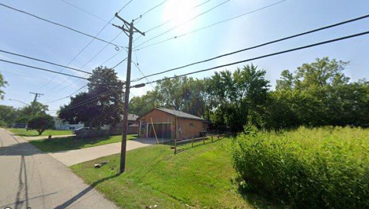 921 mayfield dr, round lake beach, il 60073