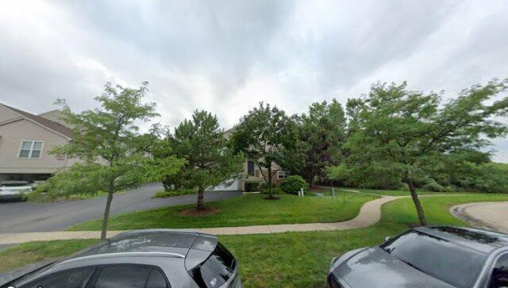 1126 chadwick dr, grayslake, il 60030