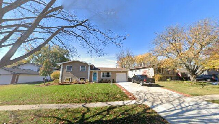 860 darlington ln, crystal lake, il 60014