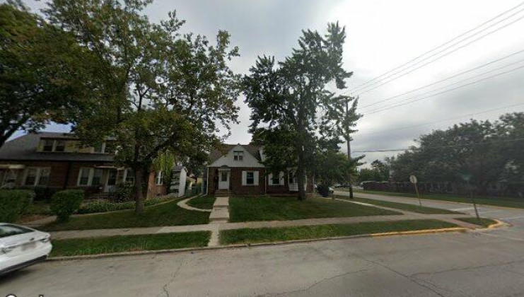 4445 joliet ave, lyons, il 60534