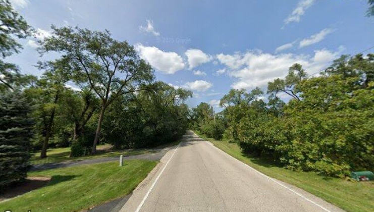 25050 w indian trail rd, lake barrington, il 60010