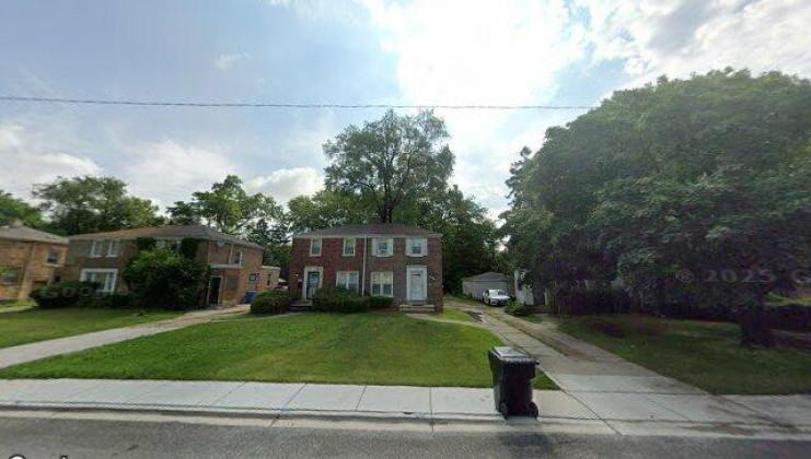 9827 s yates blvd, chicago, il 60617