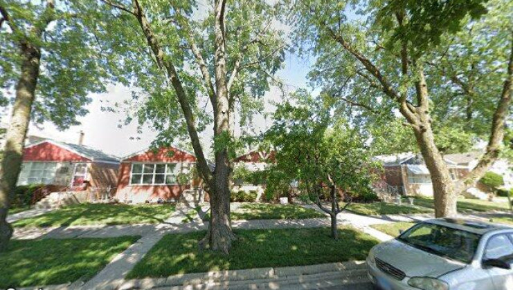 12437 s honore st, calumet park, il 60827