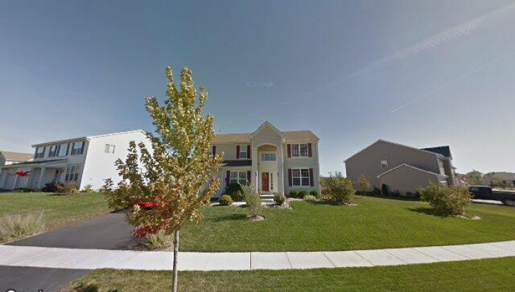 1155 shoreline dr, pingree grove, il 60140