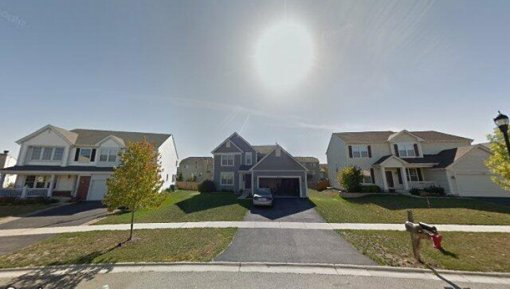 729 bluebell ln, pingree grove, il 60140