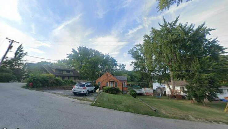 120 highland ct, island lake, il 60042
