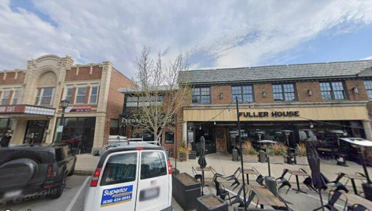33 e 1st st, hinsdale, il 60521