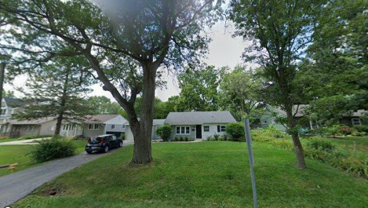 132 s wilmette ave, westmont, il 60559