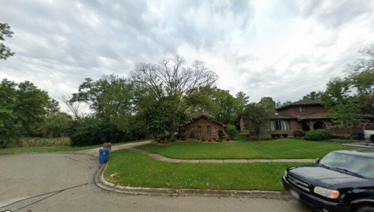 9720 s maple crest, palos hills, il 60465