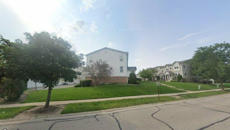 143 holiday ln, hainesville, il 60073