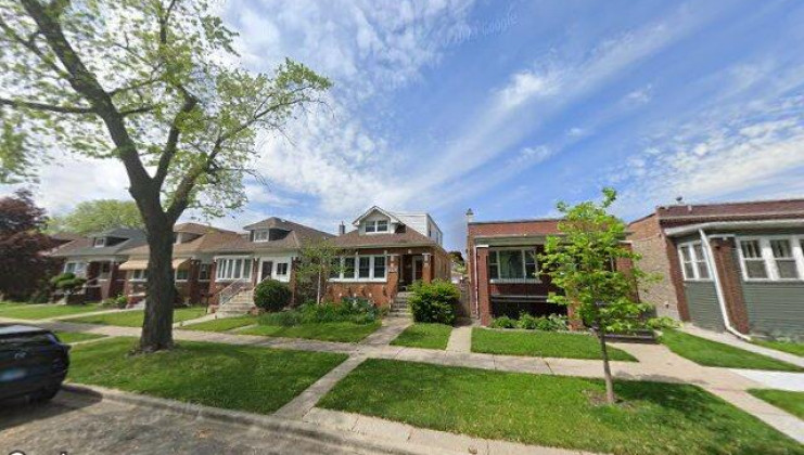 1334 elmwood ave, berwyn, il 60402