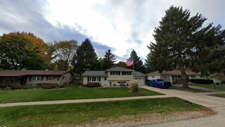 208 s river rd, fox river grove, il 60021