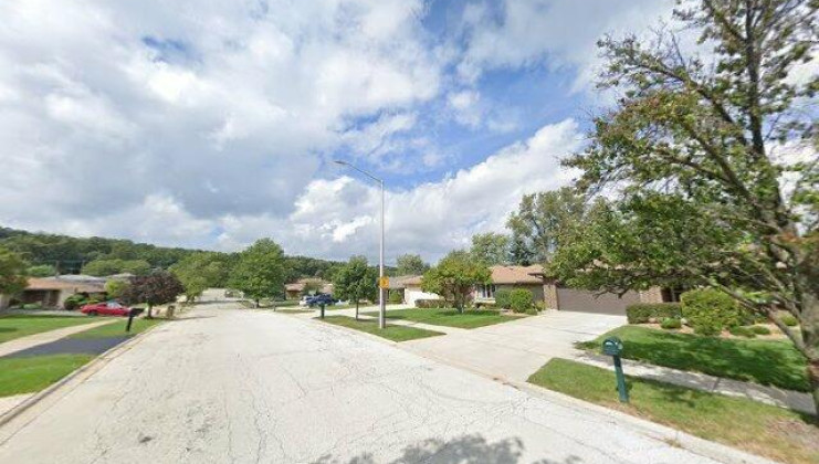 9120 kopping lane, hickory hills, il 60457