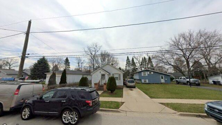 719 parkway ave, elgin, il 60120