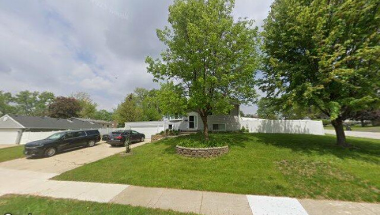 2734 crabtree avve, woodridge, il 60517