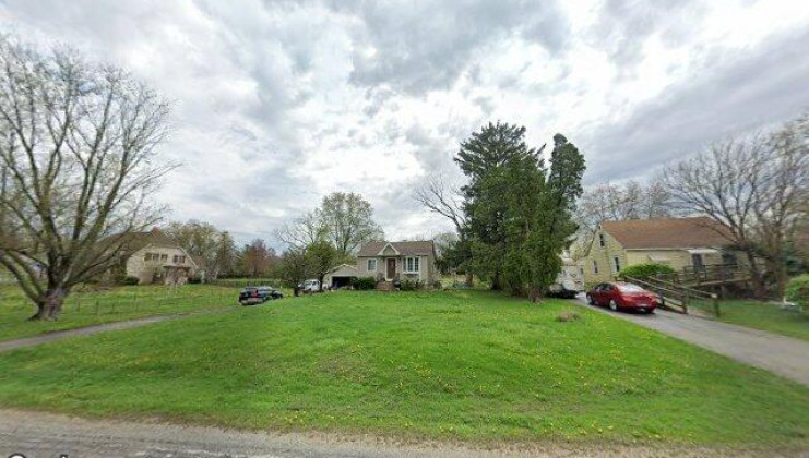 5611 essex rd, lisle, il 60532