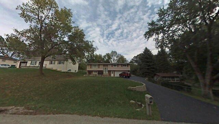 2416 e chestnut dr, wonder lake, il 60097