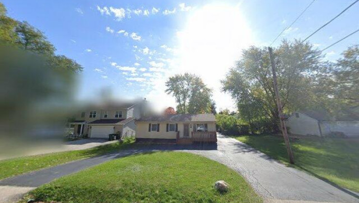 104 woody way, lake in the hills, il 60156