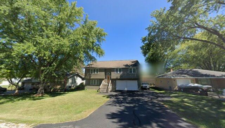 608 south meadow rd, mchenry, il 60050