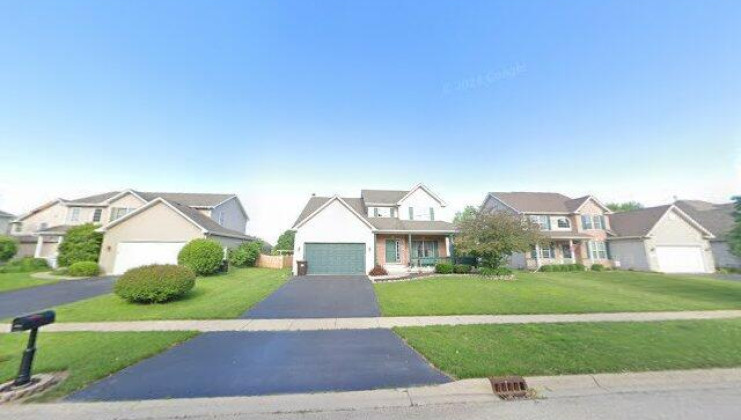 570 larium ln, crystal lake, il 60012