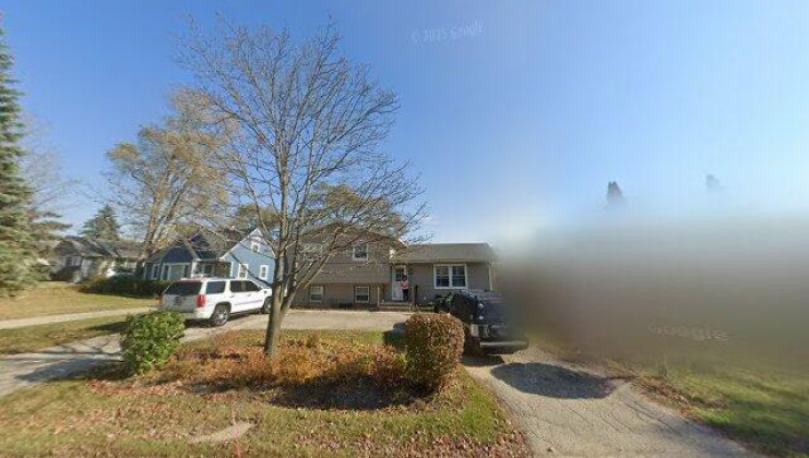 1031 crescent ct, round lake beach, il 60073
