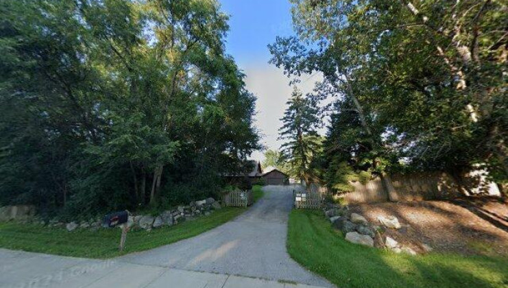 153 south hunt club road, gurnee, il 60031