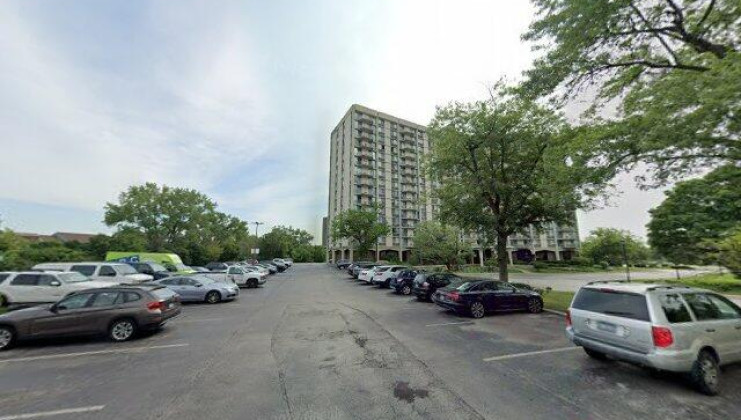 20 n tower rd #6d, oak brook, il 60523