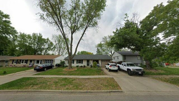 1106 meadow lane, streamwood, il 60107