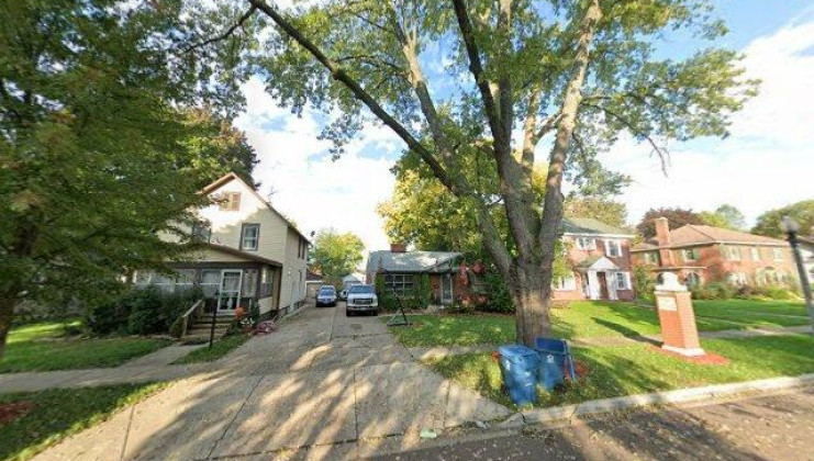 724 grand ave, aurora, il 60506
