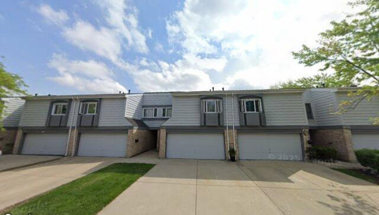 229 lakeshore ln, bloomingdale, il 60108