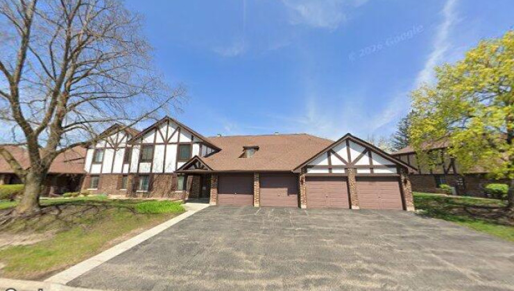 1756 plymouth ct #a, wheaton, il 60187