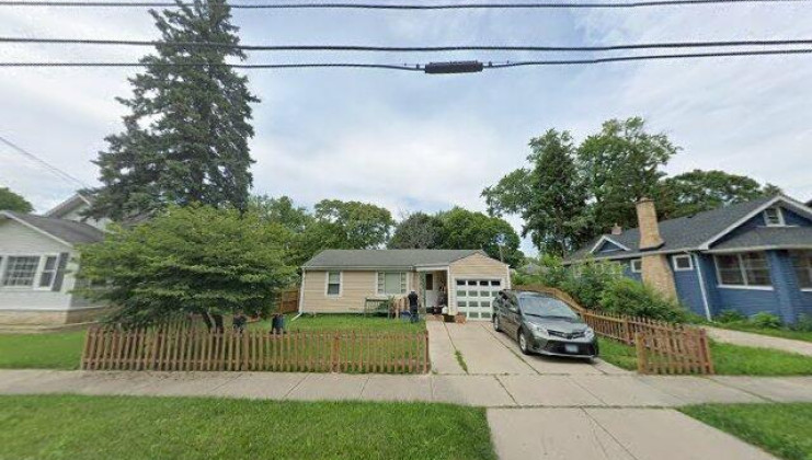 636 w ridgeland ave, waukegan, il 60085