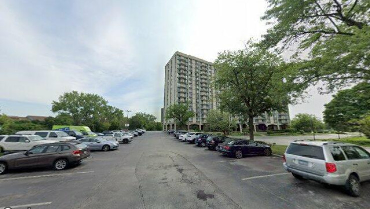 20 n tower rd #7l, oak brook, il 60523