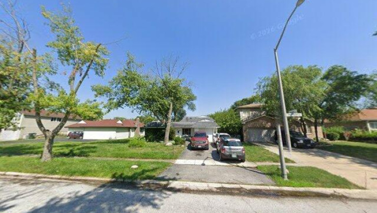 3304 charlemagne avenue, hazel crest, il 60429