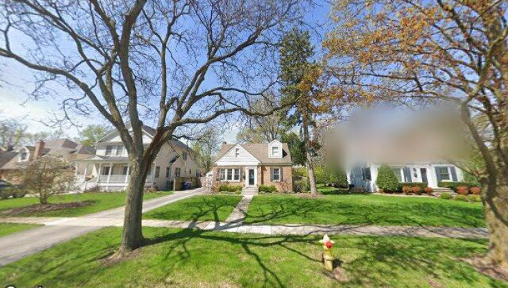 110 hiawatha dr, clarendon hills, il 60514
