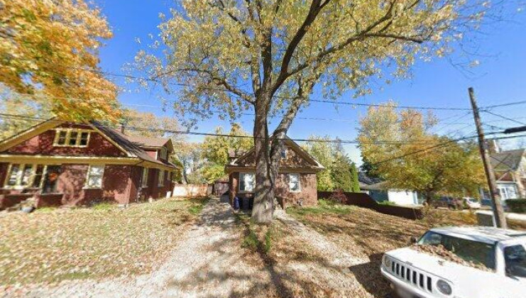 764 pine st, elgin, il 60123