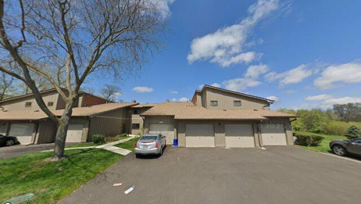 2s405 emerald green dr #h, warrenville, il 60555