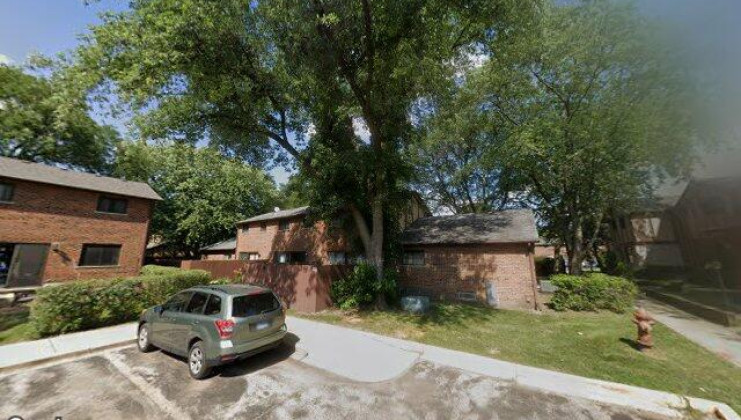1s291 windsor ln, villa park, il 60181