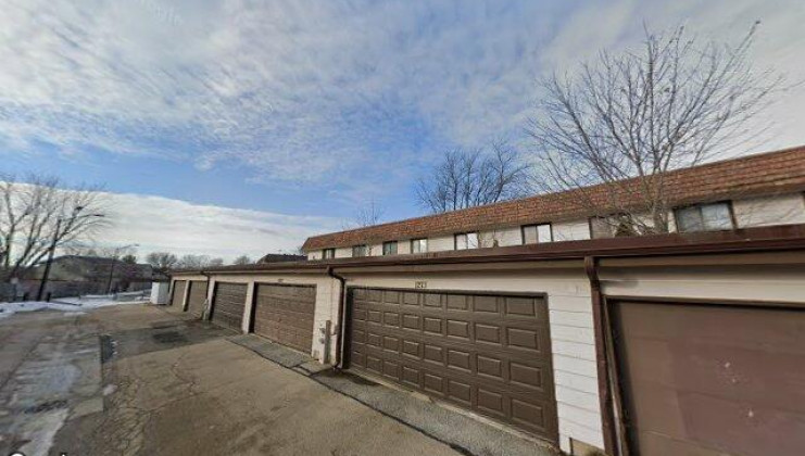 1281 court d, hanover park, il 60133