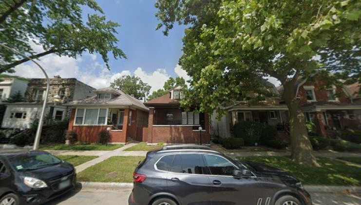2714 e. 77th st, chicago, il 60649