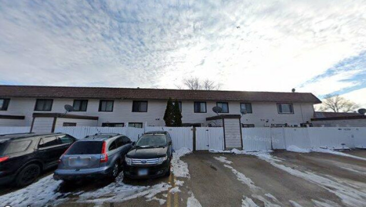 1276 court e , hanover park, il 60133