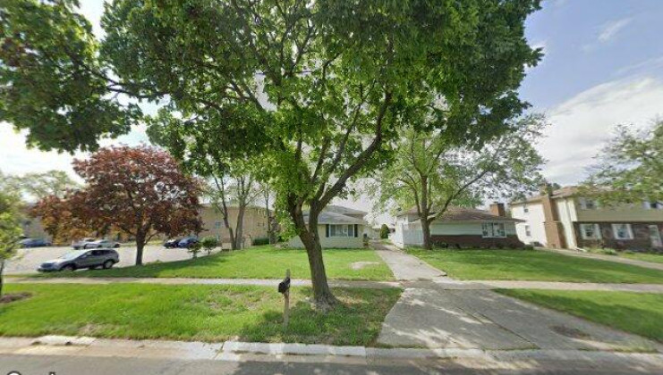 1702 e elm st, wheaton, il 60187