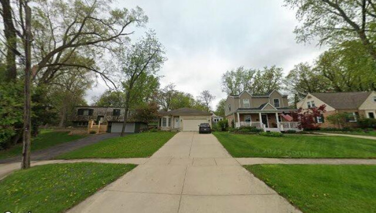 700 n summit st, wheaton, il 60187