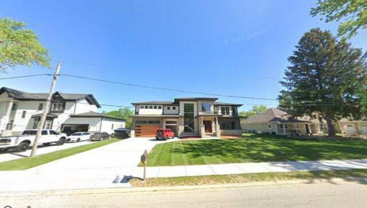 320 w maple ave, roselle, il 60172
