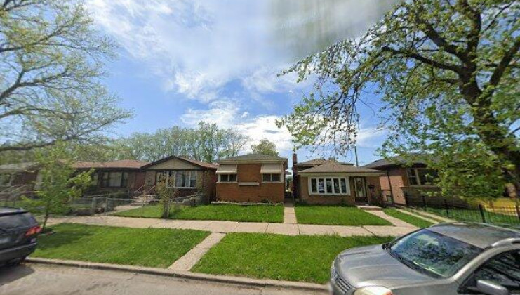 10318 s green bay ave, chicago, il 60617